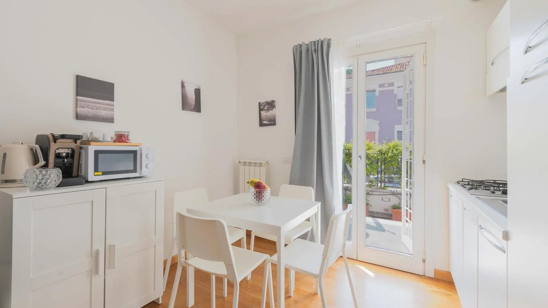 Loverhome Apartment 3 Róma 0*,  Olaszország