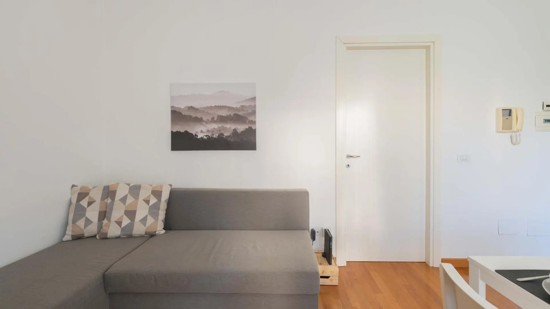 Loverhome Apartment 3 Roma 0*,  Italia